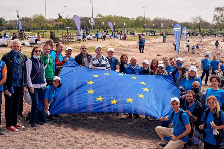 eu02